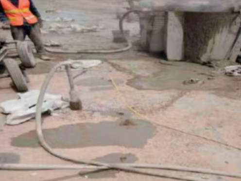 离石水泥混凝土路面板底注浆技术 路面脱空注浆整治方案